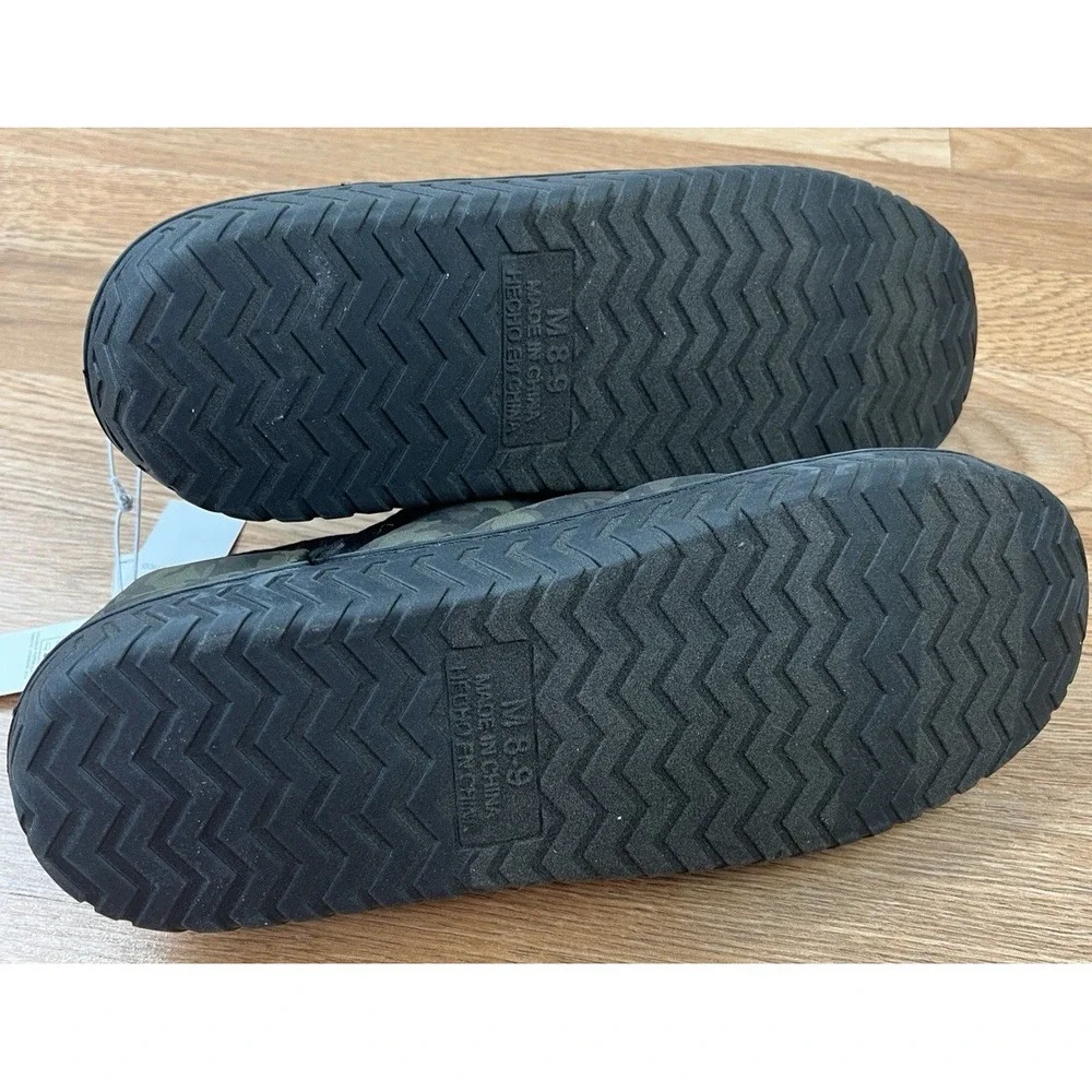 Old Navy Puffer Slippers in Camo Green Men's Size Medium 8-9 NEW